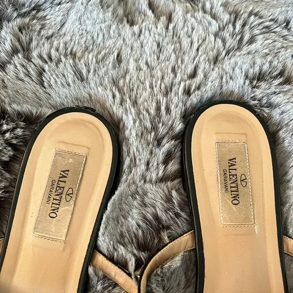 Valentino Garavani Black Rockstud Flat Slide Sandals - Picture 14 of 14